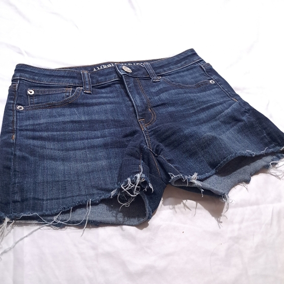 American Eagle | Dark blue faded cut off distressed women's jean shorts - Picture 2 of 9